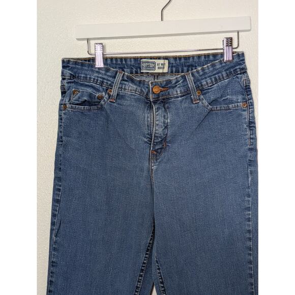 Signature Levi’s Womens Jeans Size 12M Mid Rise Boot cut Stretch Dark Wash - Picture 3 of 8